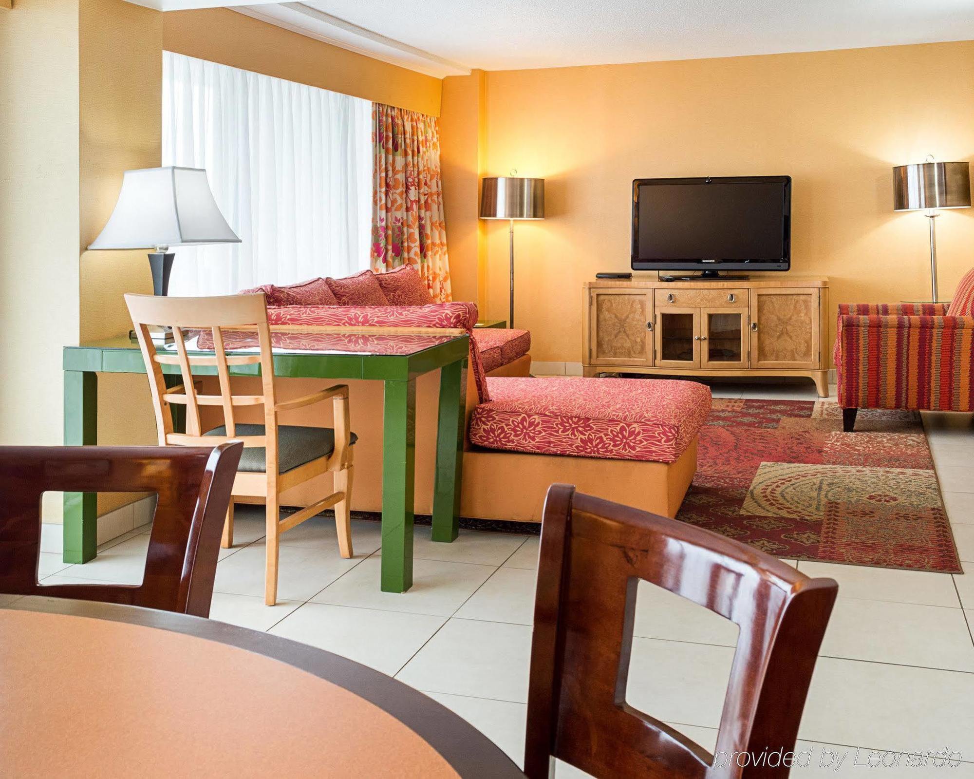 Coastal Hotel & Suites Virginia Beach - Oceanfront Exteriör bild