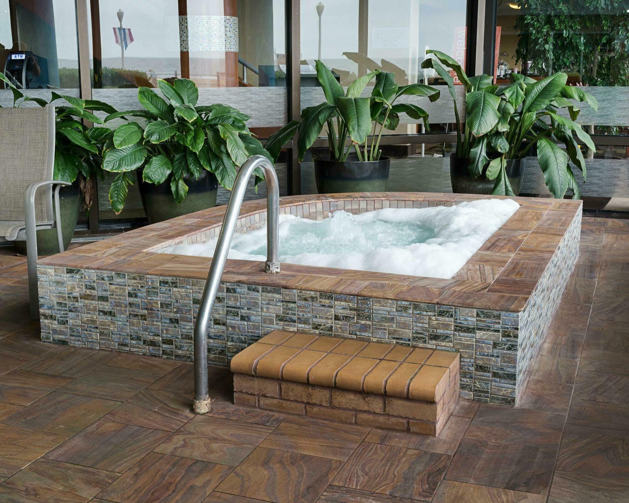 Coastal Hotel & Suites Virginia Beach - Oceanfront Exteriör bild